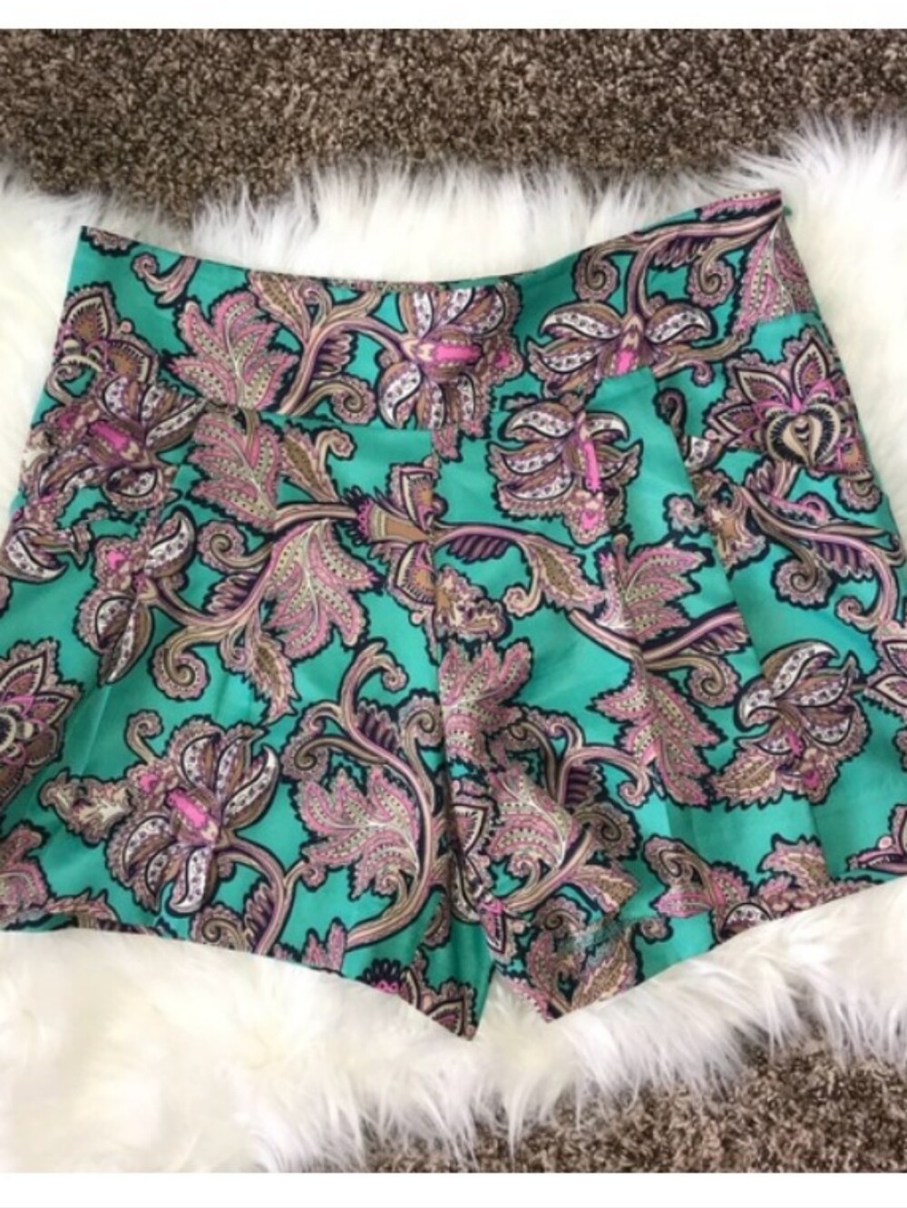 LOFT Turquoise Green Silk Dress Shorts Paisley Cuffed Pleats Ann Taylor 8 Medium - Picture 2 of 8